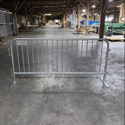 Tijdelijke wegveiligheid Traffic Crowd Control Barrier Fence met Inner Tube Distance 110mm 120mm 150mm
