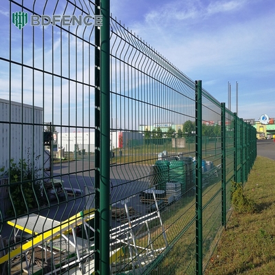 Makkelijke installatie Tuinbeveiligingsperimeter Op maat gemaakt 3D gebogen ijzeren gaas hek Perzikvorm Post hek