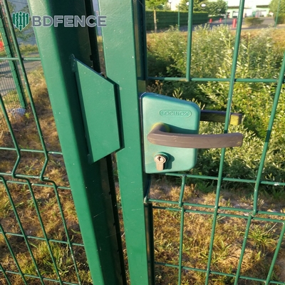 4 X 4 Buiten Tuin Metalen 3D Zaan Gelast Draad Maas 3D Zaan Met Laagkoolstofstaaldraad