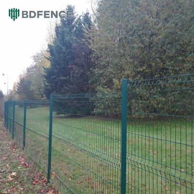 Home Outdoor Tuin Metalen driehoek Buig Pvc bedekt 3d gebogen gaas hek hek
