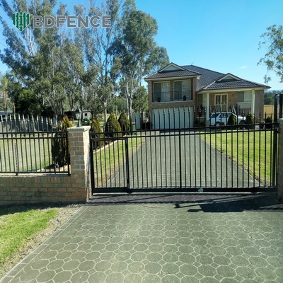 ISO 9001-2008 Speer Top Metal Fence Picket Low Tubular Steel Fence