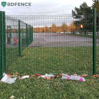 Eenvoudig te monteren 3D gebogen metalen ijzeren paneel perimeter beveiligingshekwerk V-gaas gelast