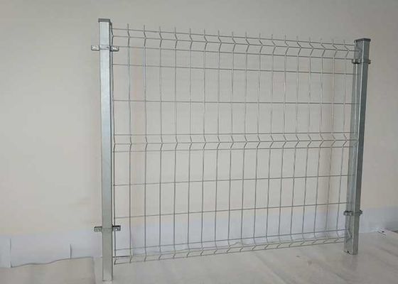 Op maat gemaakte hoge kwaliteit thuis buiten 3D metaal gebogen gelast draadnet Tuin hek Voor hek Panel PVC groen hek