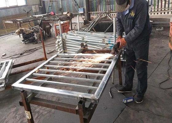 Tuin Decoratie 2m Stalen hek Deur met dubbele poort Hittebehandeld Hout PVC Frame Gesweisd Draad Maas 3D gebogen Model Se