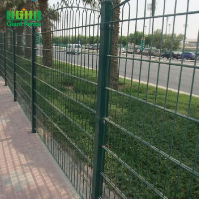 3.0mm 6ft Hoogte Dubbele Draad Mesh Fencing 55x200mm Gelaste Landbouwbedrijfveiligheid