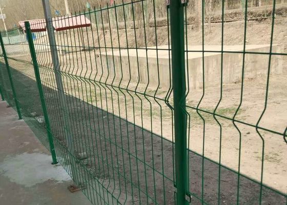 Decoratief die Yardpvc om Post 3mm 3d Mesh Fence met een laag wordt bedekt