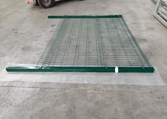 5mm 55*200mm boog de Vierkante Post Gelaste Draadomheining For Construction