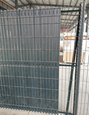 Buiten 3d gebogen Pvc gecoat gelast gaas omheining voor tuin en boerderij bescherming 3d hek