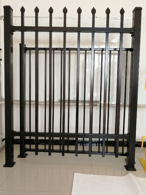 Gemakkelijk te monteren gegalvaniseerd PVC bedekt smeedijzeren staal hek paneel voor op maat gemaakt zwembad Speer Top Outdoor